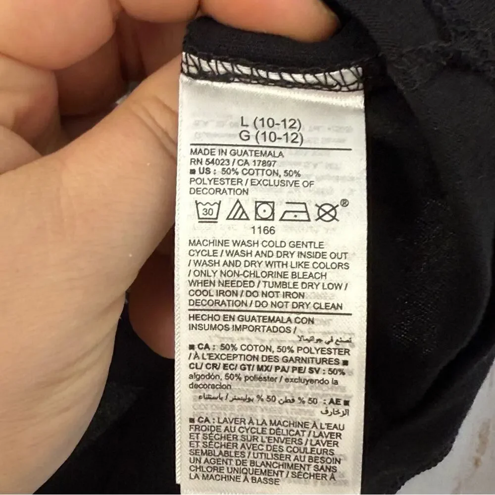 Old Navy, Black Shark Graphic Tee. Size Large Boy. In good used condition!